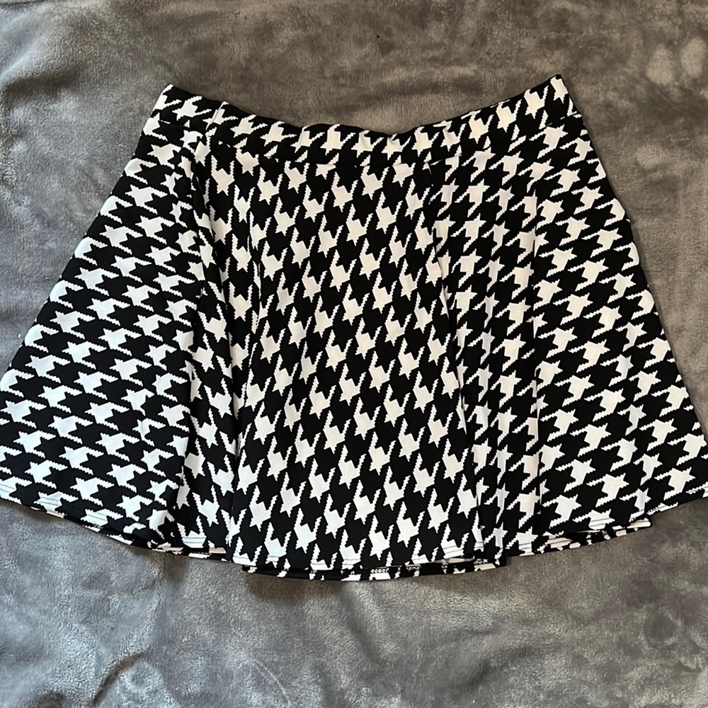 Houndstooth skater skirt